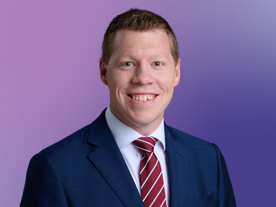 Hon Joe Szakacs MP